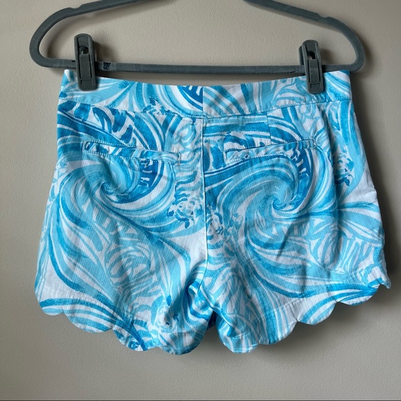 Lilly Pulitzer Buttercup Scalloped Tiger Print Shorts size 2 - Picture 3 of 8